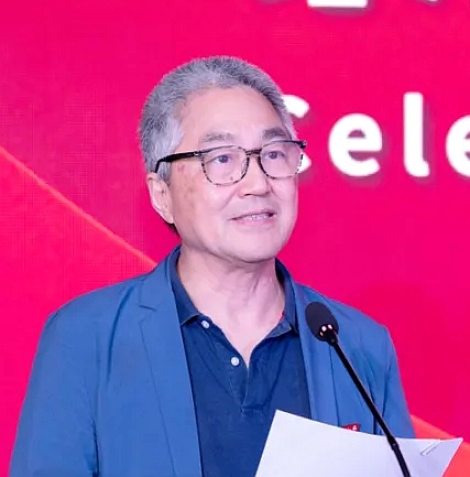 “陆老师，与你相遇，好幸运！”